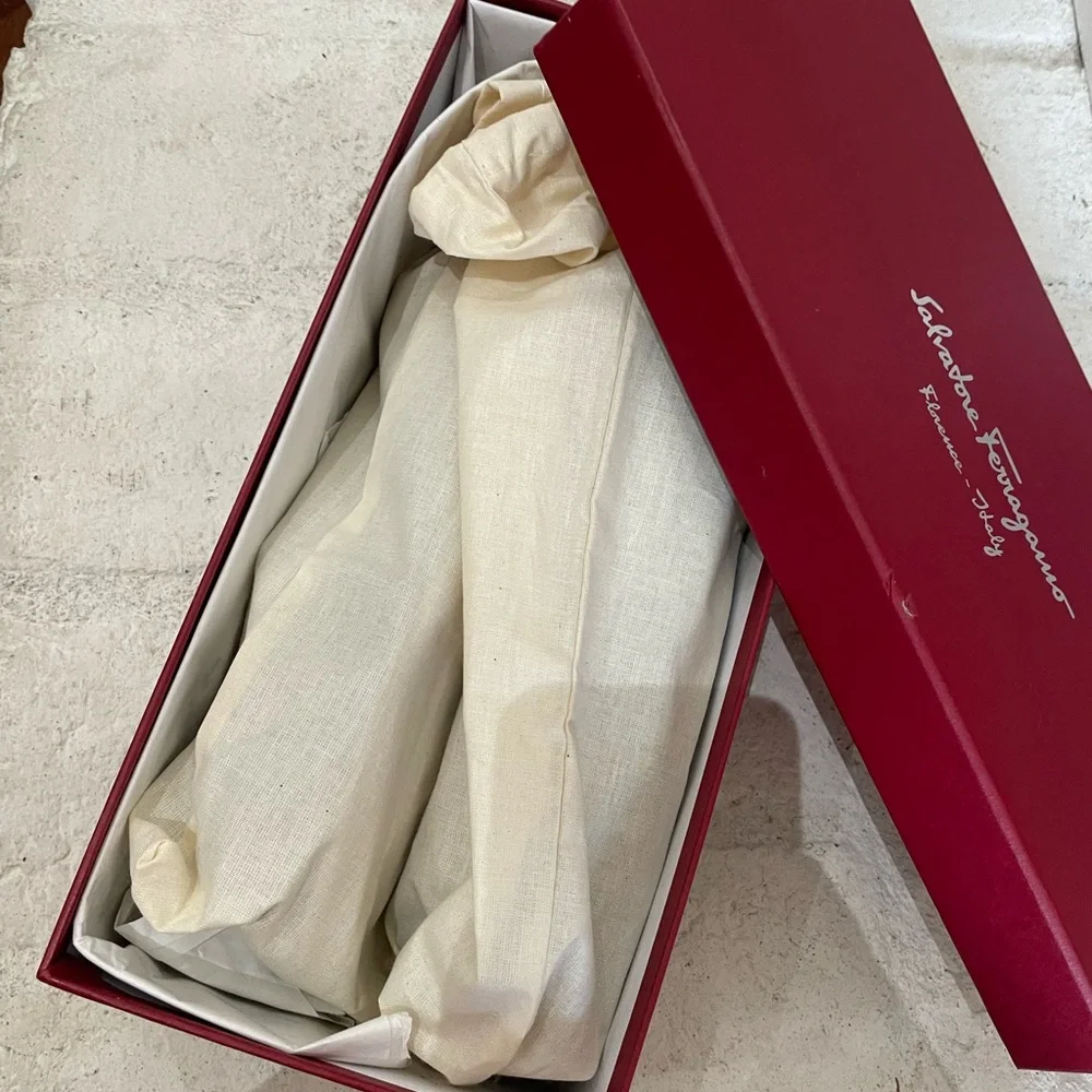 Salvatore Ferragamo Black Bow Ballet Flats - Picture 7 of 8